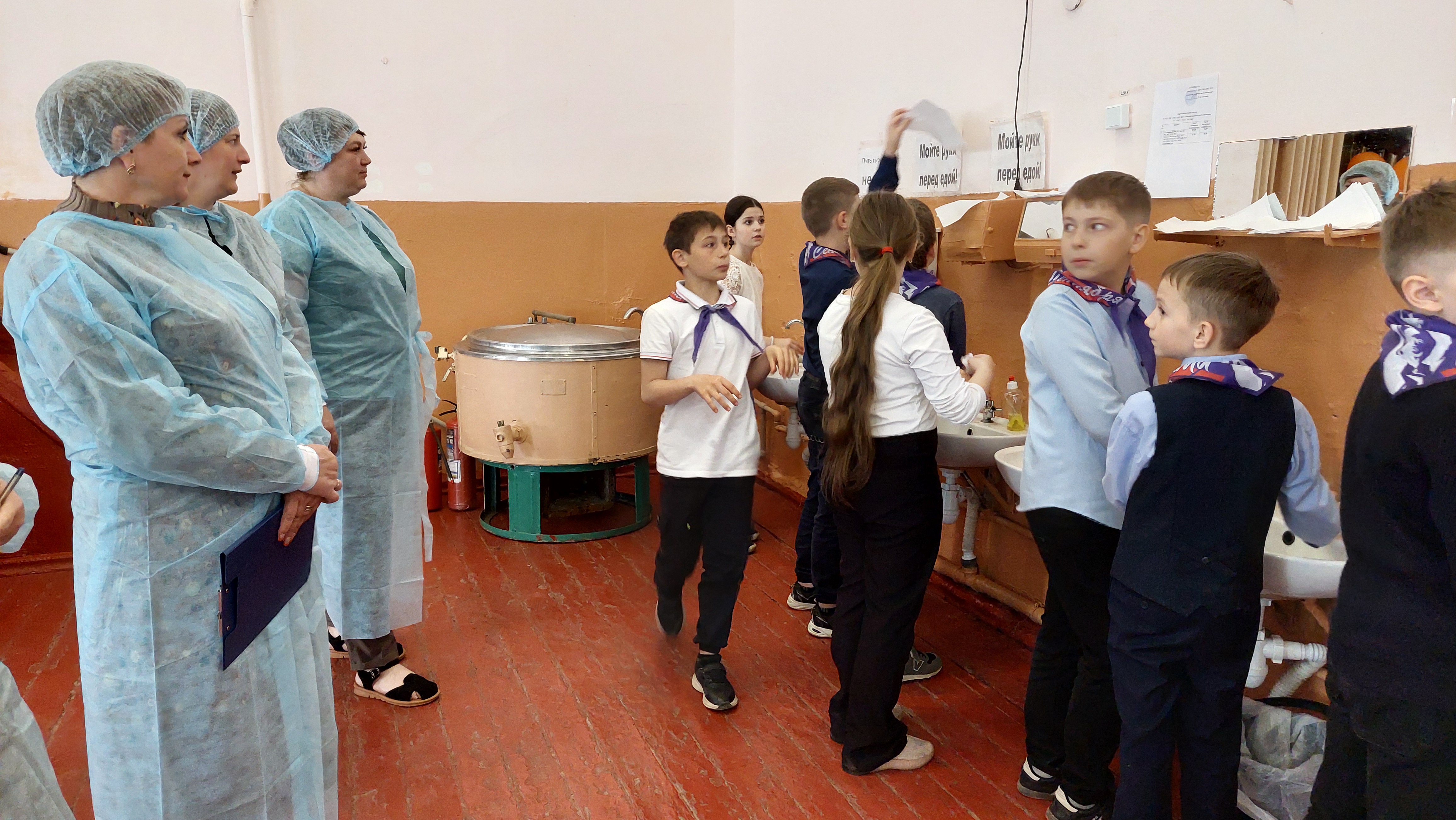 Изображения столовой.